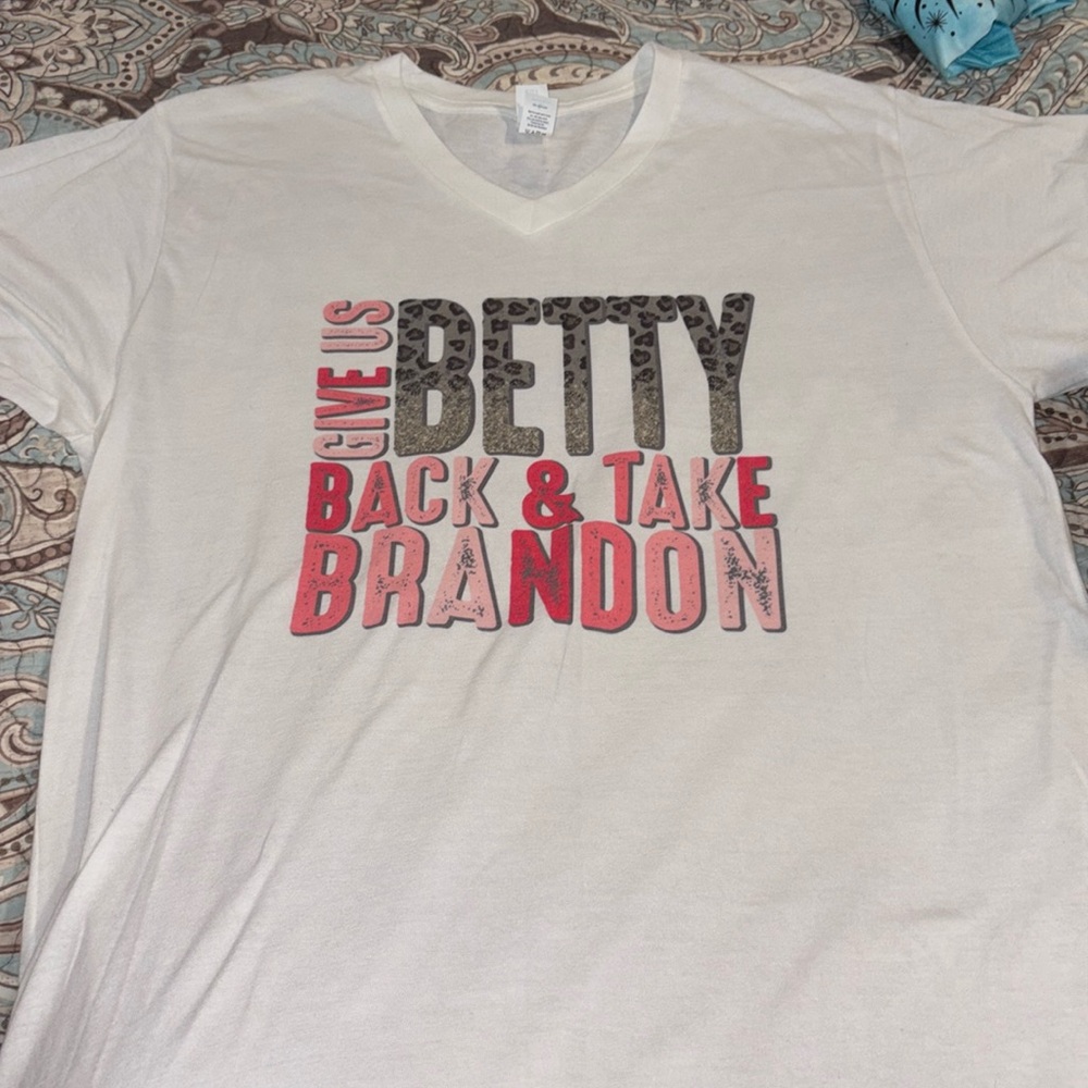 V-neck tee